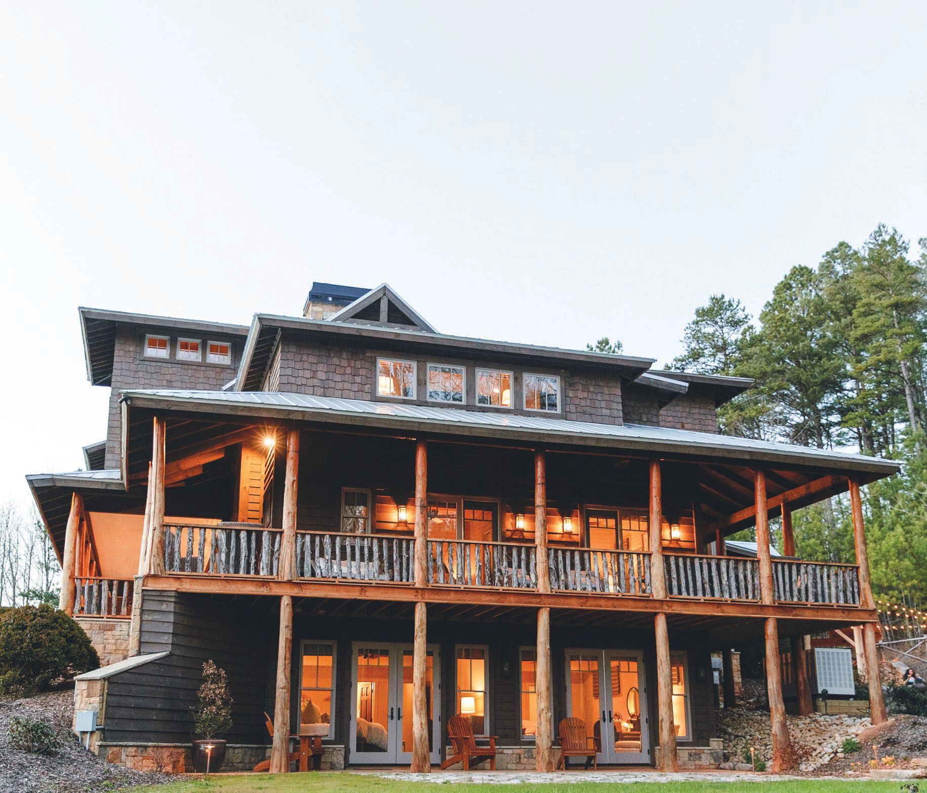 The Lodge at Walnut Grove’s exterior elevation is elevated and rustic. PHOTO BY OUTLIVE CREATIVE